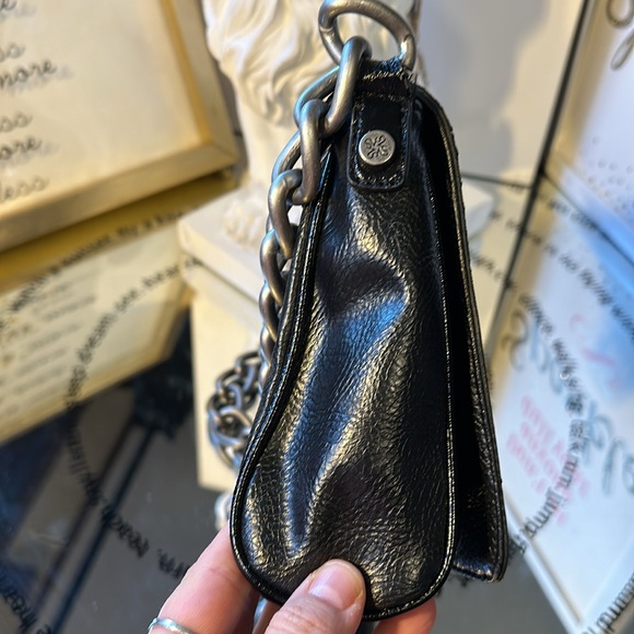 Simple Vera black studded crossbody with chunky chain. - Picture 4 of 7